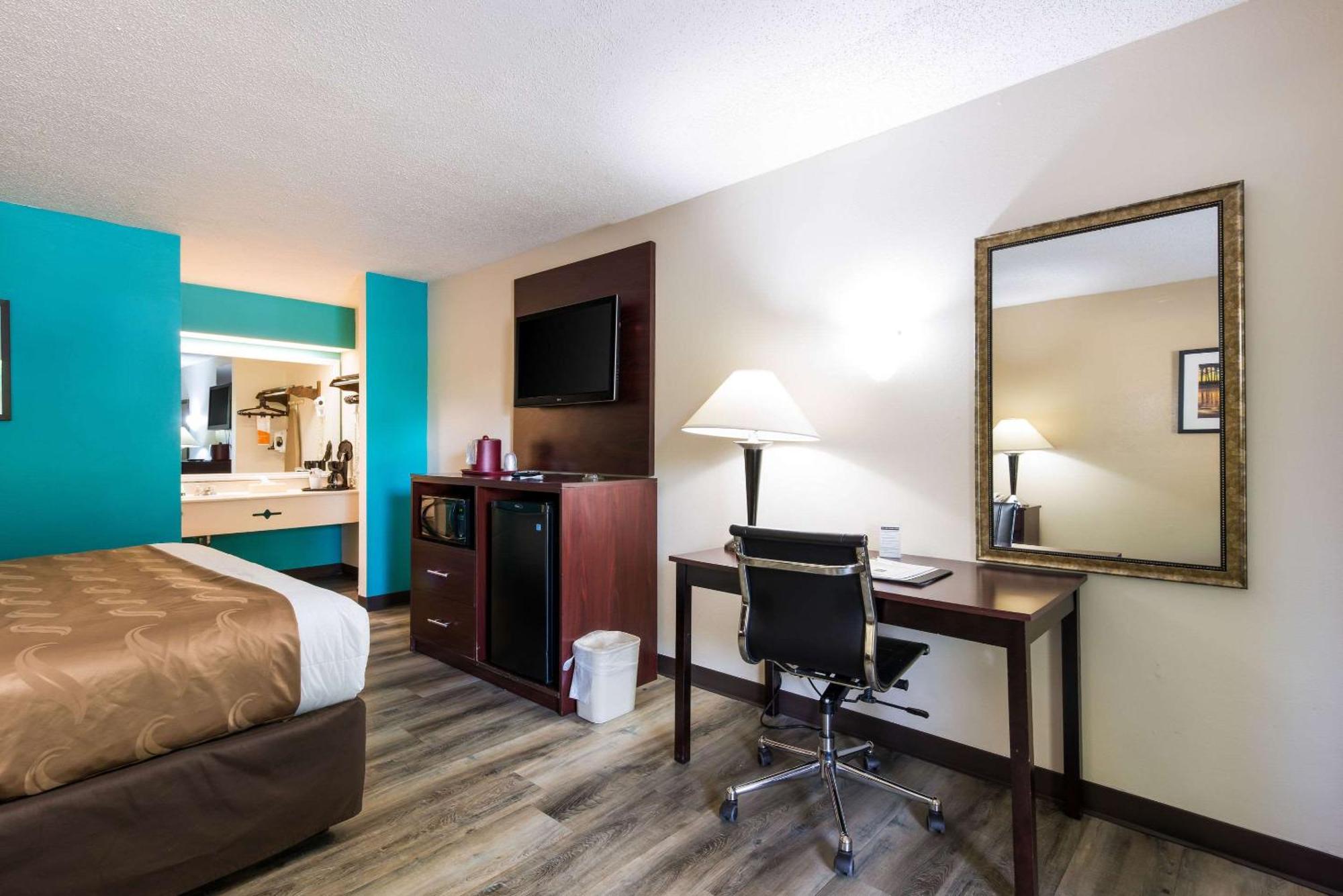 Quality Inn & Suites Rockingham Exterior photo