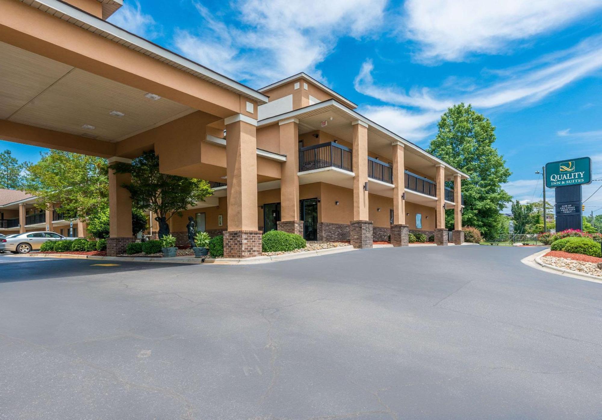 Quality Inn & Suites Rockingham Exterior photo